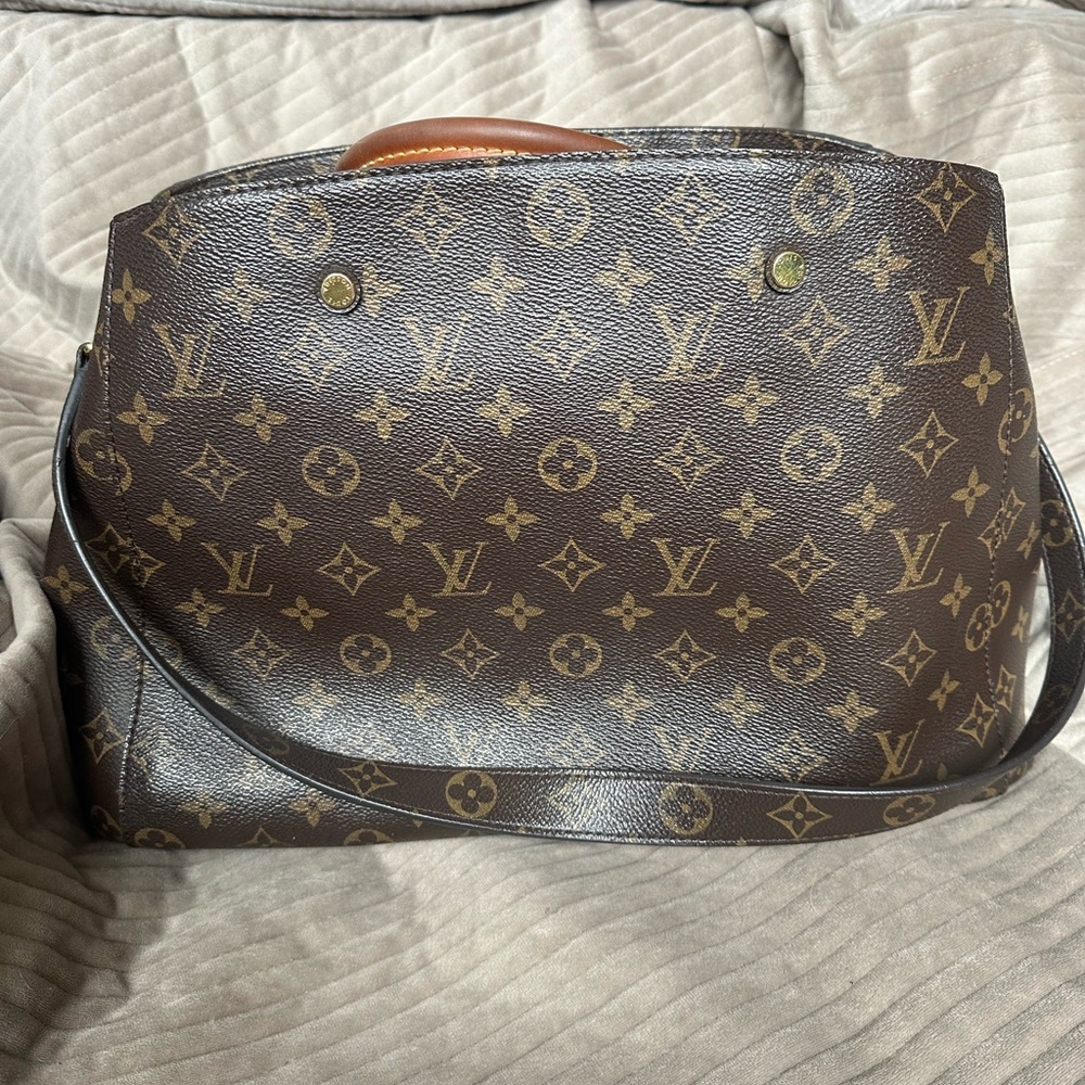 Louis Vuitton Montaigne GM Classic Monogram Shoulder Bag